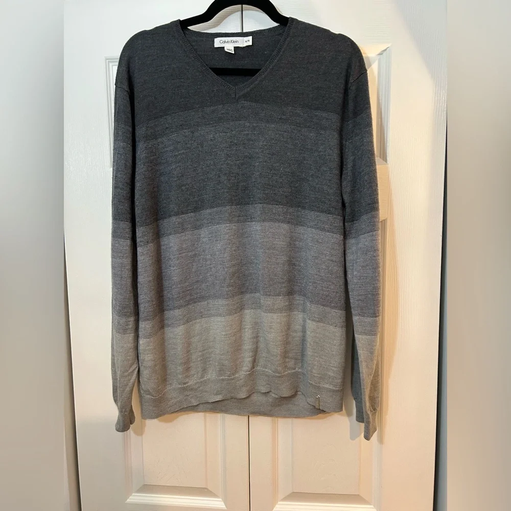 Calvin Klein Men’s Merino Wool V-Neck Sweater Gray Size XL